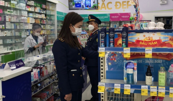 Hà Nội: Tăng cường kiểm soát, xử lý nghiêm các vi phạm bán thuốc điều trị Covid-19, kit test nhanh không rõ nguồn gốc