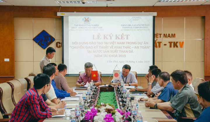 Ký kết chương trình hợp tác giữa Đoàn chuyên gia Nhật Bản và Công ty Than Thống Nhất - TKV