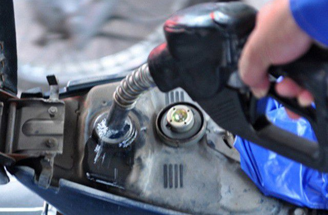 Mùi xăng dầu của bố