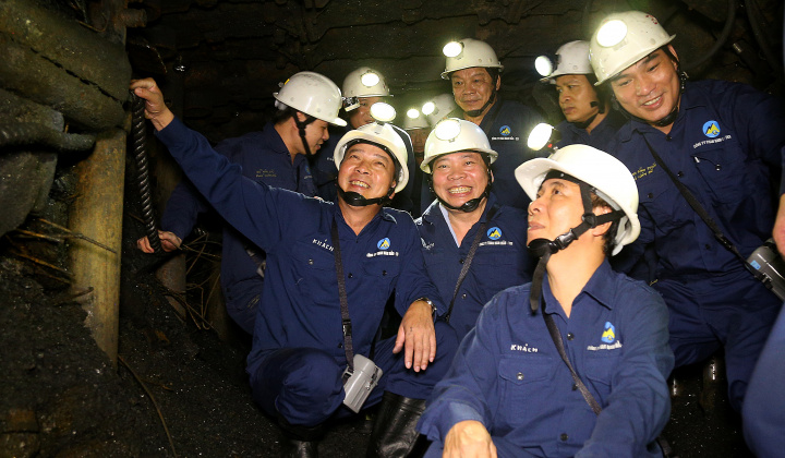 Chủ tịch HĐTV TKV Lê Minh Chuẩn làm việc với Than Nam Mẫu về công tác phát triển mỏ