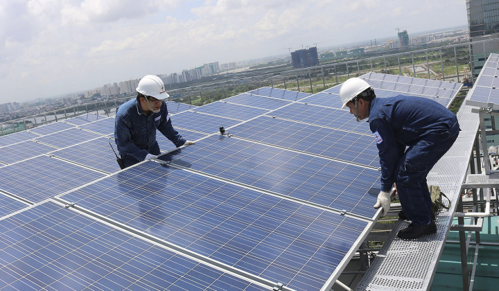 Ngày 4/1/19 l Sự kiện & Con số Công Thương: Bổ sung 17 dự án điện mặt trời vào quy hoạch