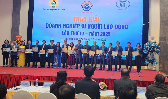 Công đoàn Dệt may Việt Nam luôn đồng hành cùng doanh nghiệp và người lao động