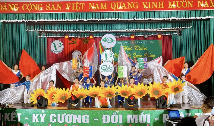 Sôi nổi nhiều hoạt động chào mừng 40 năm Ngày truyền thống Giấy Bãi Bằng