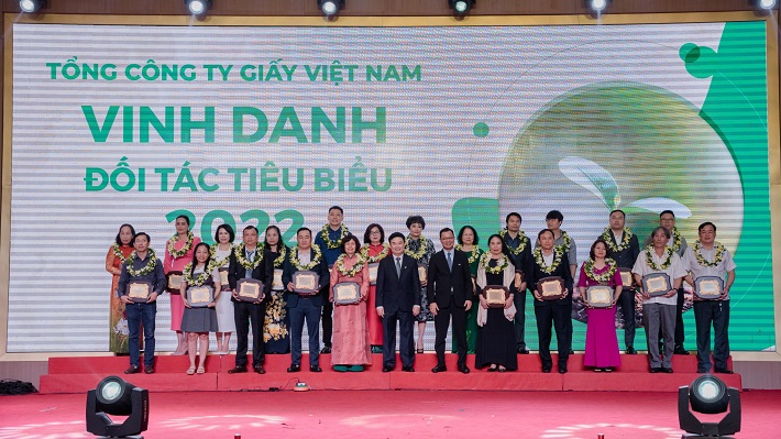 VINAPACO vinh danh khách hàng tiêu biểu năm 2022