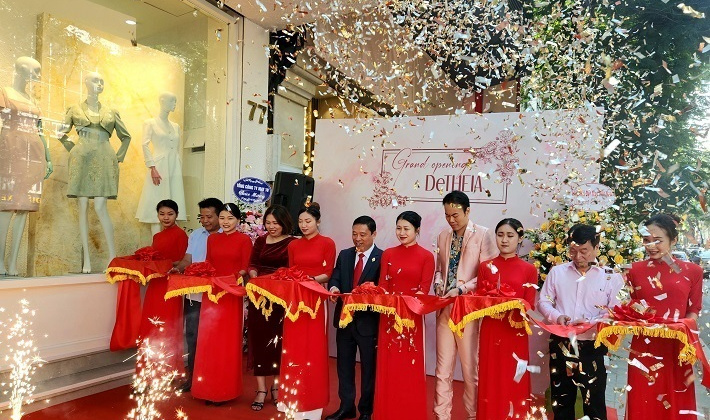 May 10 ra mắt Thương hiệu thời trang thiết kế cao cấp DeTheia cho phái đẹp