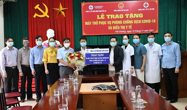 Công ty Cổ phần Nhiệt điện Phả Lại trao tặng 2 máy thở cho Trung tâm Y tế Thành phố Chí Linh