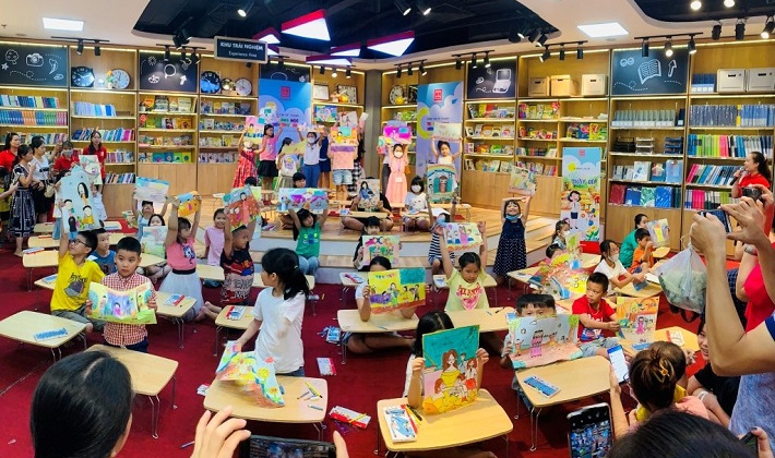 Văn phòng phẩm Hồng Hà tưng bừng hoạt động vẽ tranh – giao lưu viết chữ đẹp hè 2022