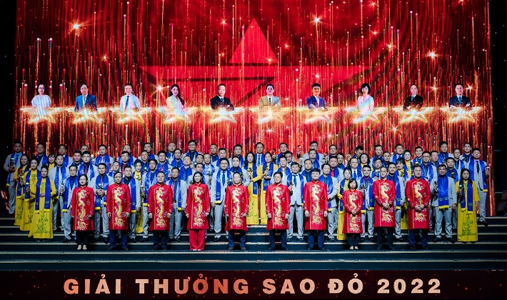 Tổng giám đốc Văn phòng phẩm Hồng Hà vinh dự là Doanh nhân trẻ tiêu biểu tại Giải thưởng Sao Đỏ