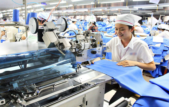 Ảnh hưởng của đại dịch Covid-19 đến ngành May: Cách tiếp cận từ sự tham gia vào chuỗi giá trị may toàn cầu