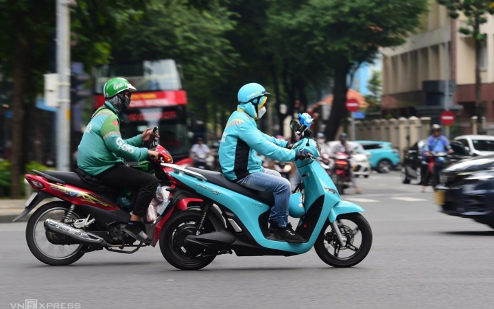 Sử dụng xe máy điện trong mùa hè: Bài toán về độ bền và an toàn pin