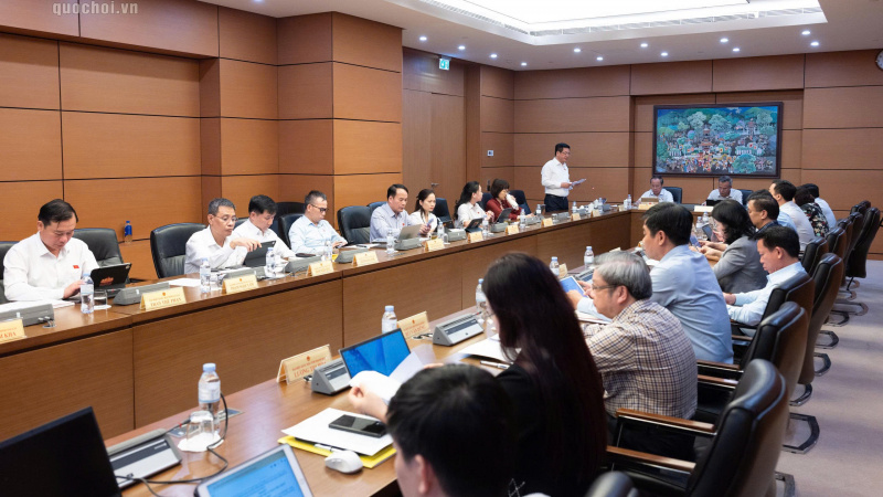 Quốc hội thảo luận tại Tổ: Cần làm rõ những vấn đề cốt lõi của việc mở rộng đối tượng tham gia bảo hiểm xã hội bắt buộc