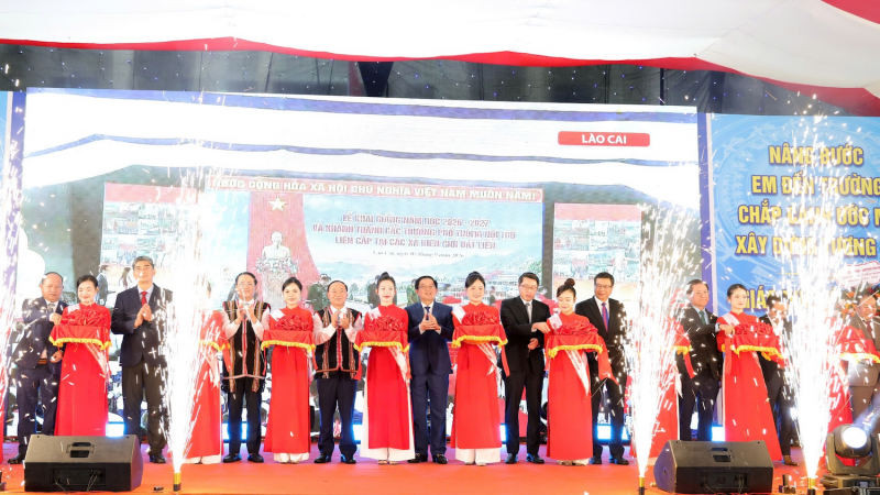 Phó Thủ tướng Hồ Quốc Dũng dự khánh thành trường nội trú liên cấp tại xã Ia Púch, Gia Lai