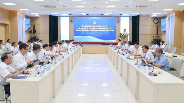 EVNNPT chủ động đầu tư lưới truyền tải, tạo nền tảng thúc đẩy phát triển kinh tế xã hội cho thành phố Huế