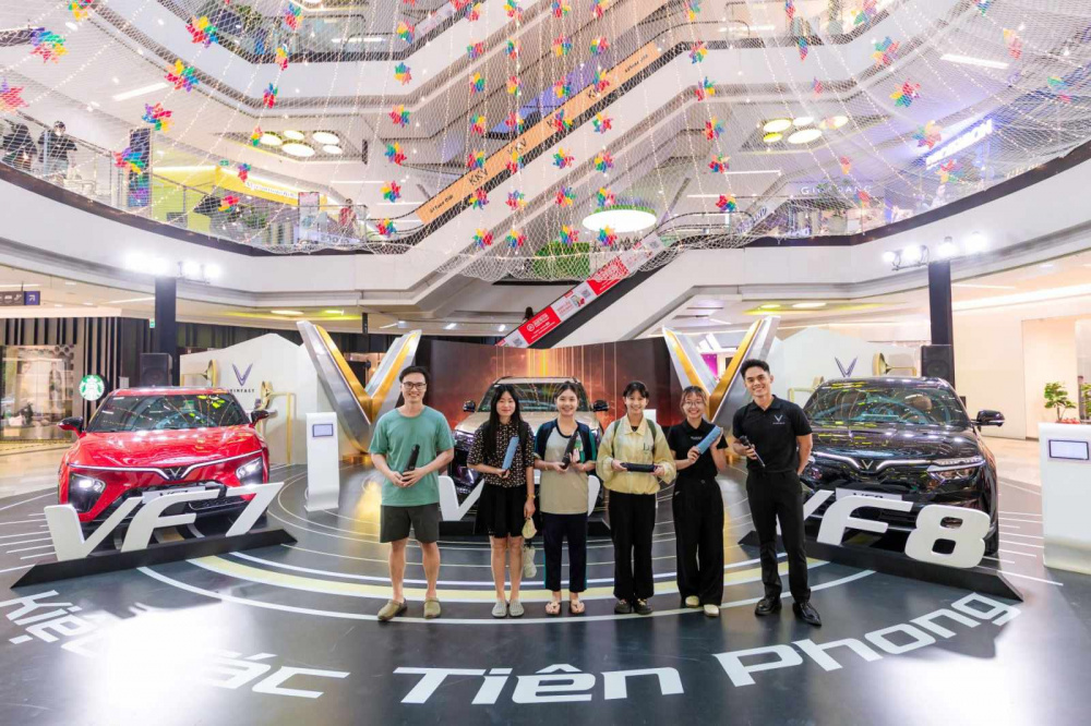 Khách hàng tới sự kiện được tham gia minigame và nhận nhiều phần quà hấp dẫn