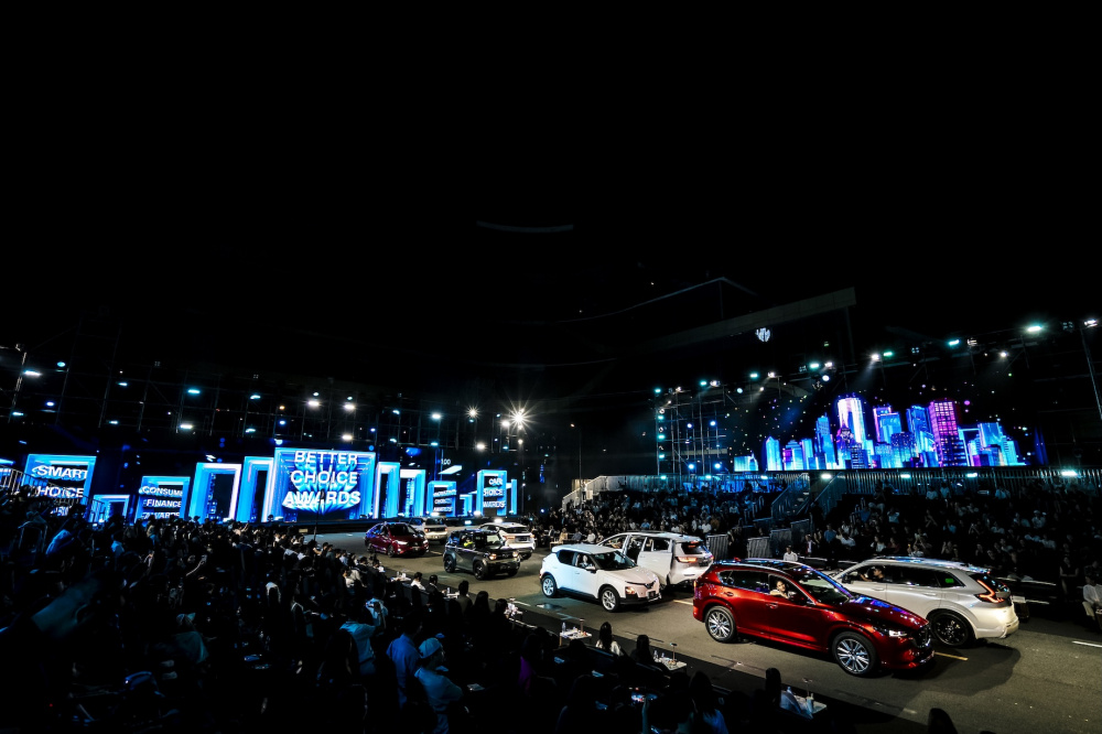 Trình diễn xe hơi tại gala Car Choice Awards 2025