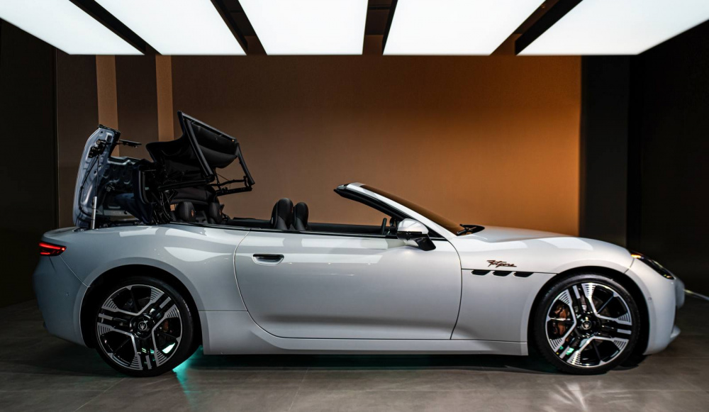 Khách hàng Grecale Folgore sẽ được cung cấp bộ sạc treo tường (wallbox) 220V- 7kW để lắp đặt tại nhà