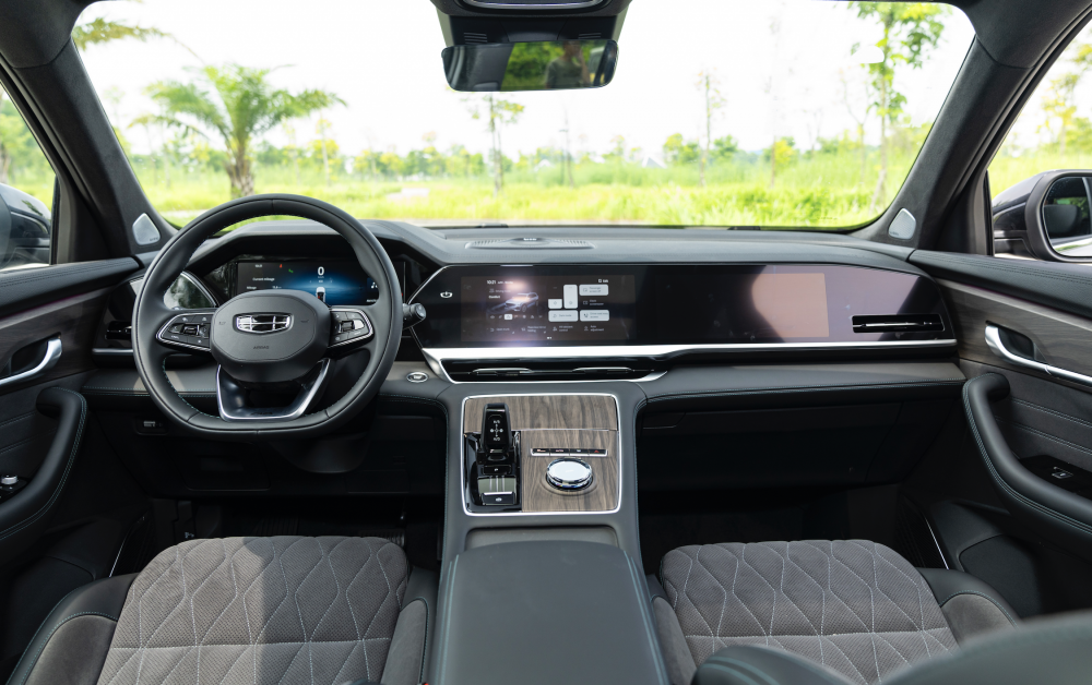 Mua Geely Monjaro nhận ưu đãi lên tới 115 triệu đồng