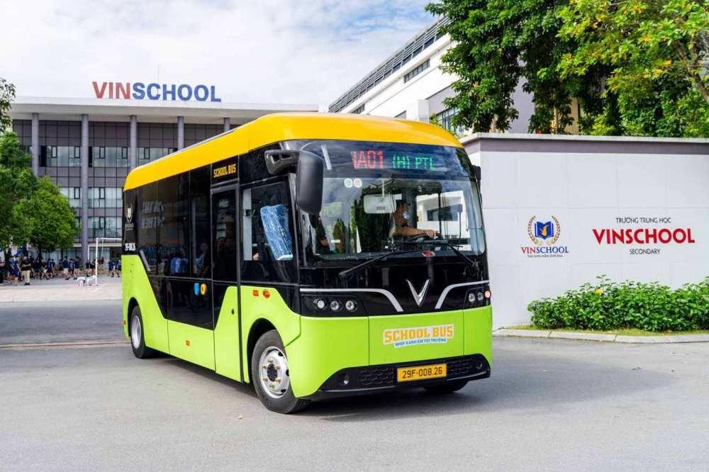 Dịch vụ School Bus vận hành bằng xe điện EB 6 phiên bản xe chuyên chở học sinh
