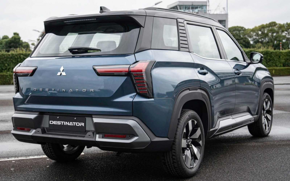 Mitsubishi Destinator