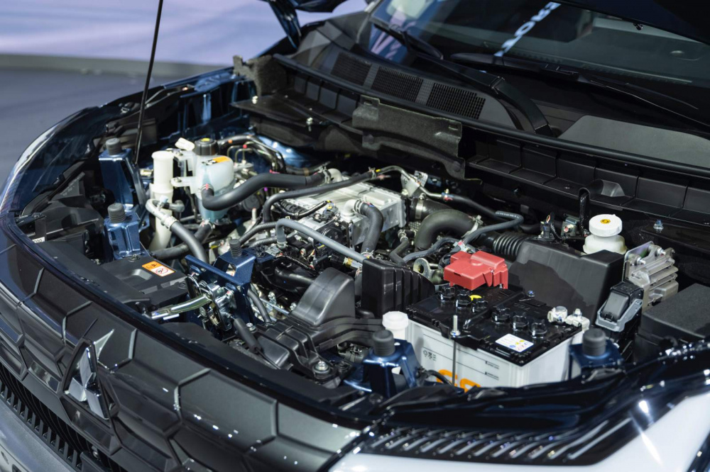 Động cơ Mitsubishi Destinator