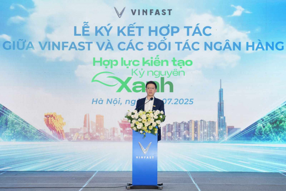 Ngân hàng kết hợp VinFast