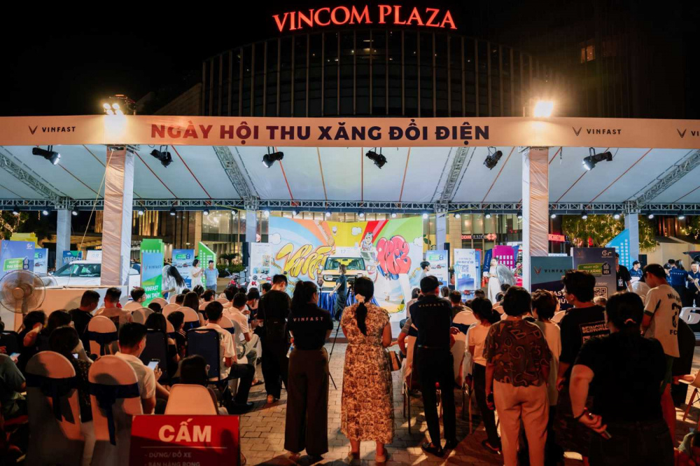 Tại Vincom Plaza Hà Tĩnh, sự kiện mang tới các hoạt động tương tác thú vị, hút khách tới tận buổi tối