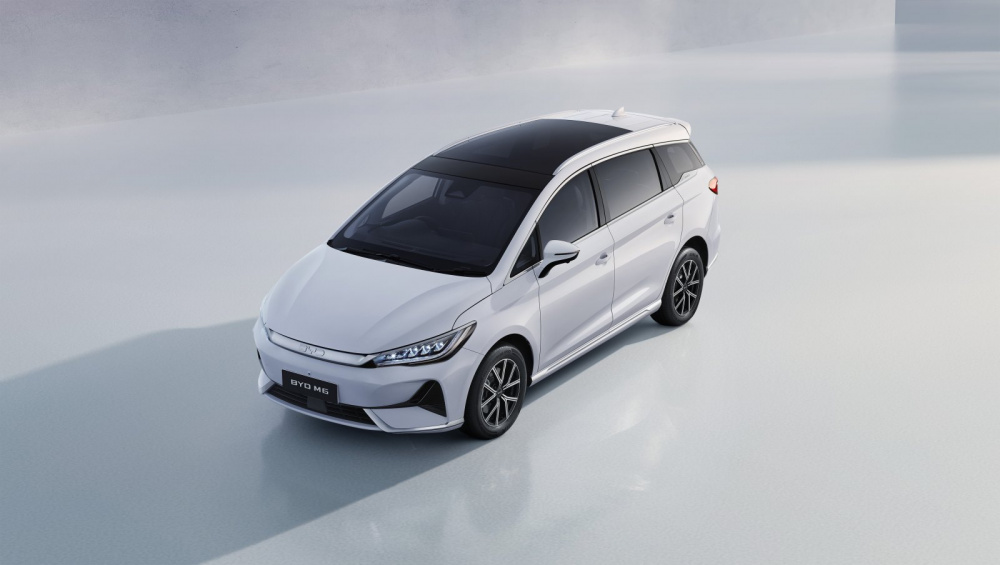 Xe điện BYD M6
