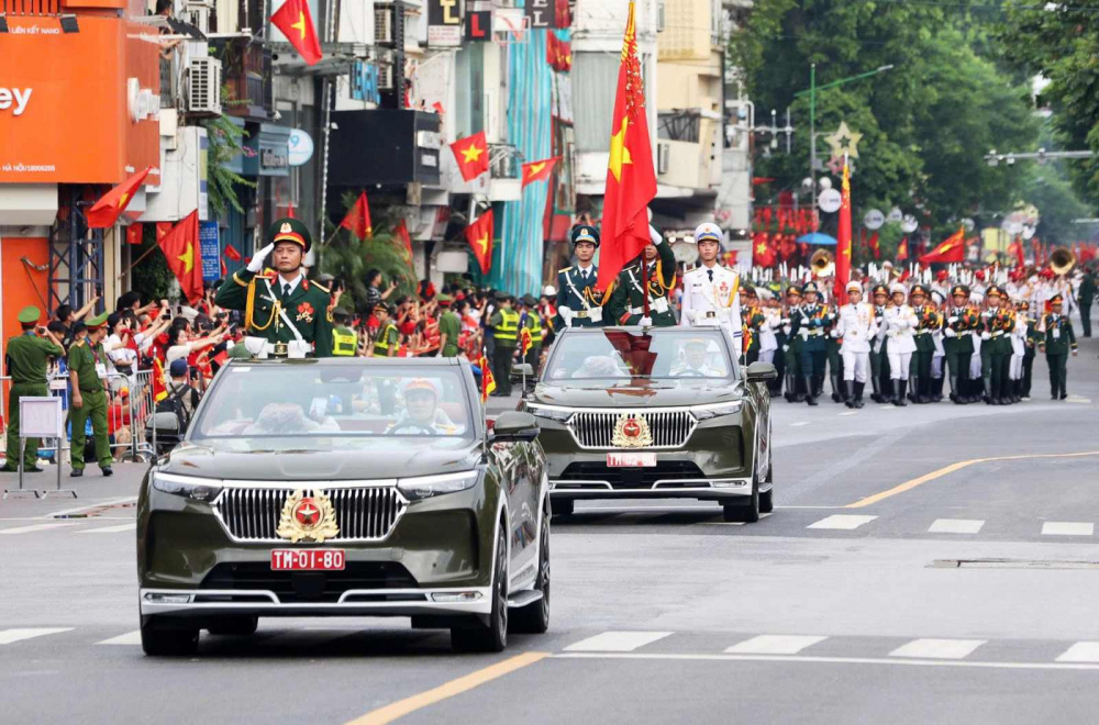 VF 9 mui trần