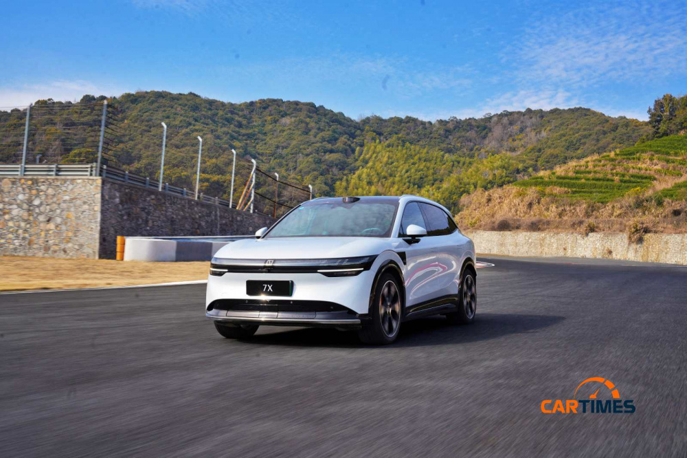 Vận hành Zeekr 7X