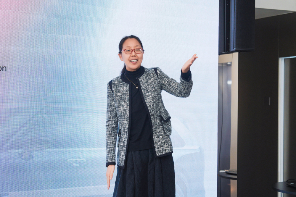 Phụ trách showroom Zeekr toàn cầu