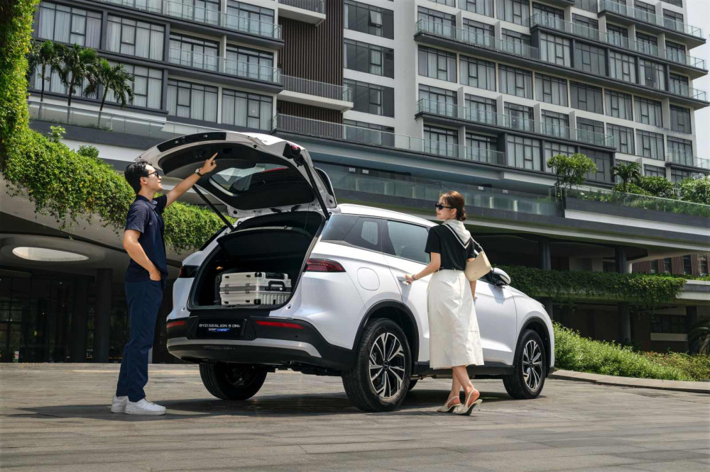 BYD Sealion 5