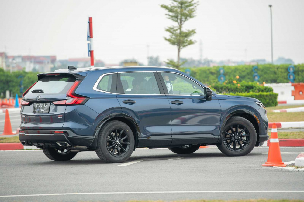 Honda CR-V e:HEV mới vẫn duy trì kiểu dáng đậm chất thể thao