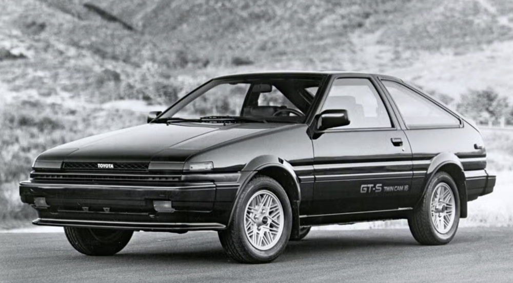 Toyota Corolla và hành trình từ mẫu xe phổ thông đến "ông vua doanh số"