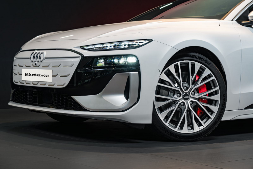 Audi S6 Sportback e-tron kế thừa trọn vẹn tinh thần hiệu suất của dòng S