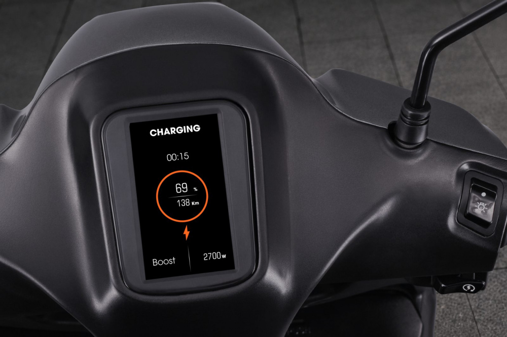 Sạc xe Dat Bike
