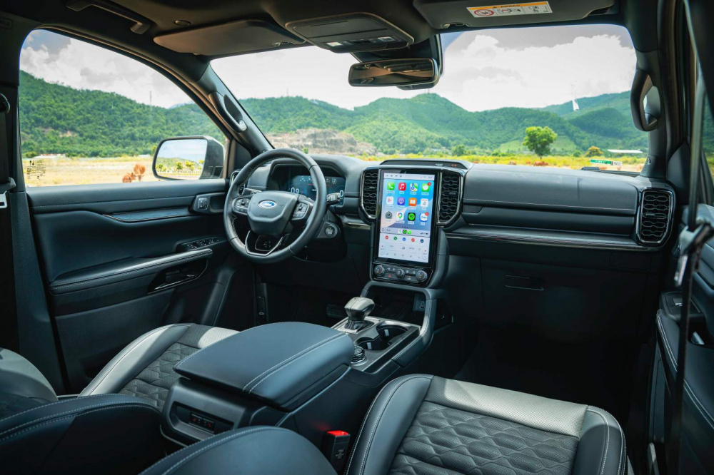 Nội thất Ford Everest