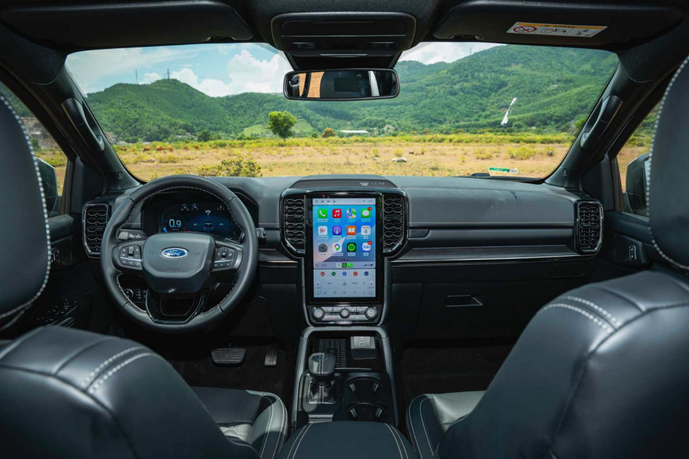 Nội thất Ford Everest