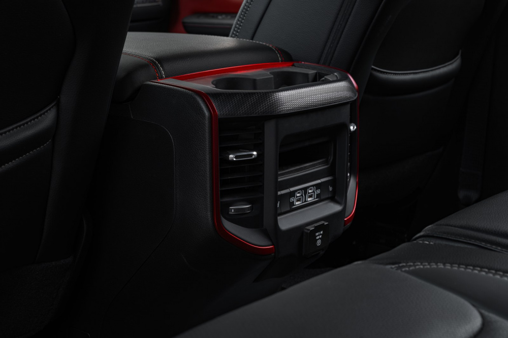 Nội thất Ram 1500 Rebel