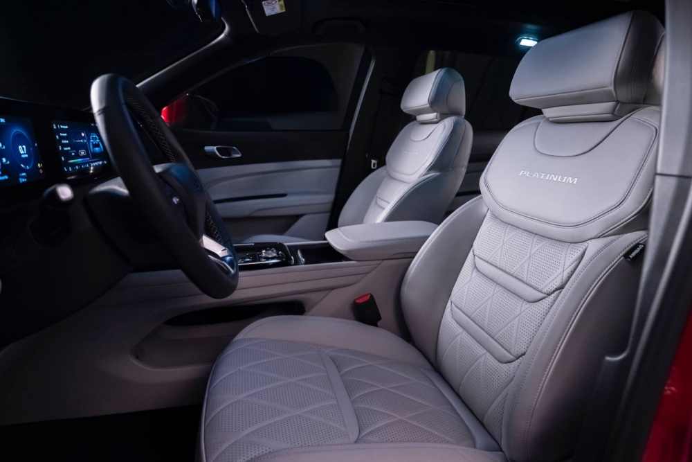 Territory Platinum sở hữu không gian nội thất rộng nhất phân khúc