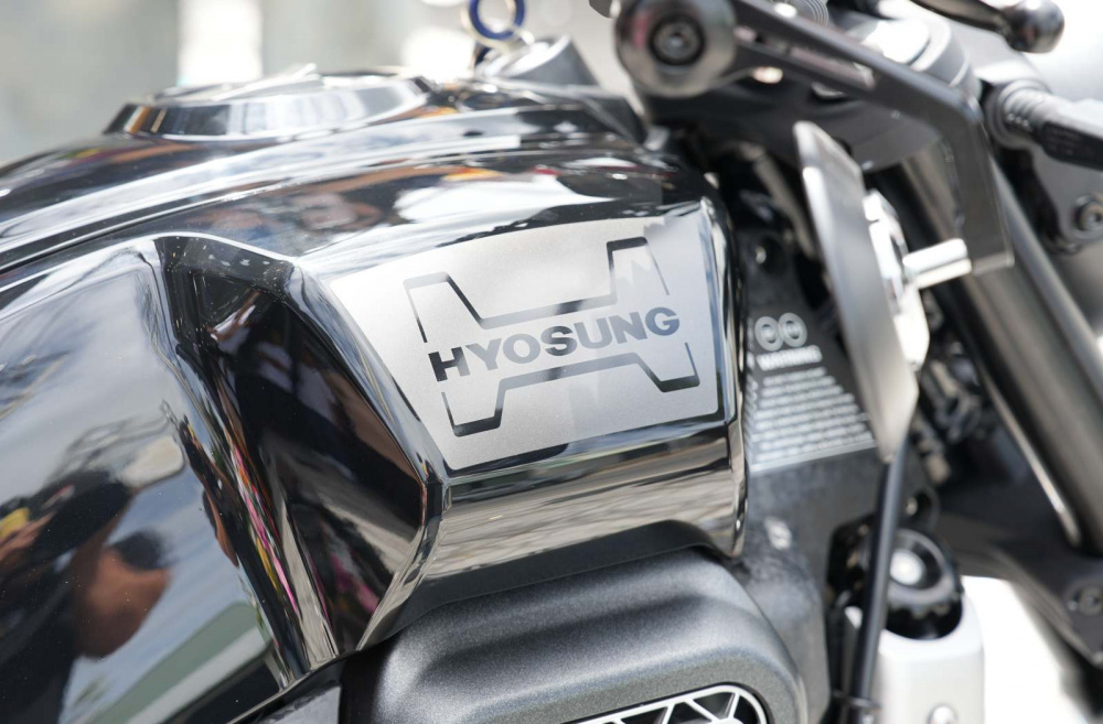 Hyosung GV350X