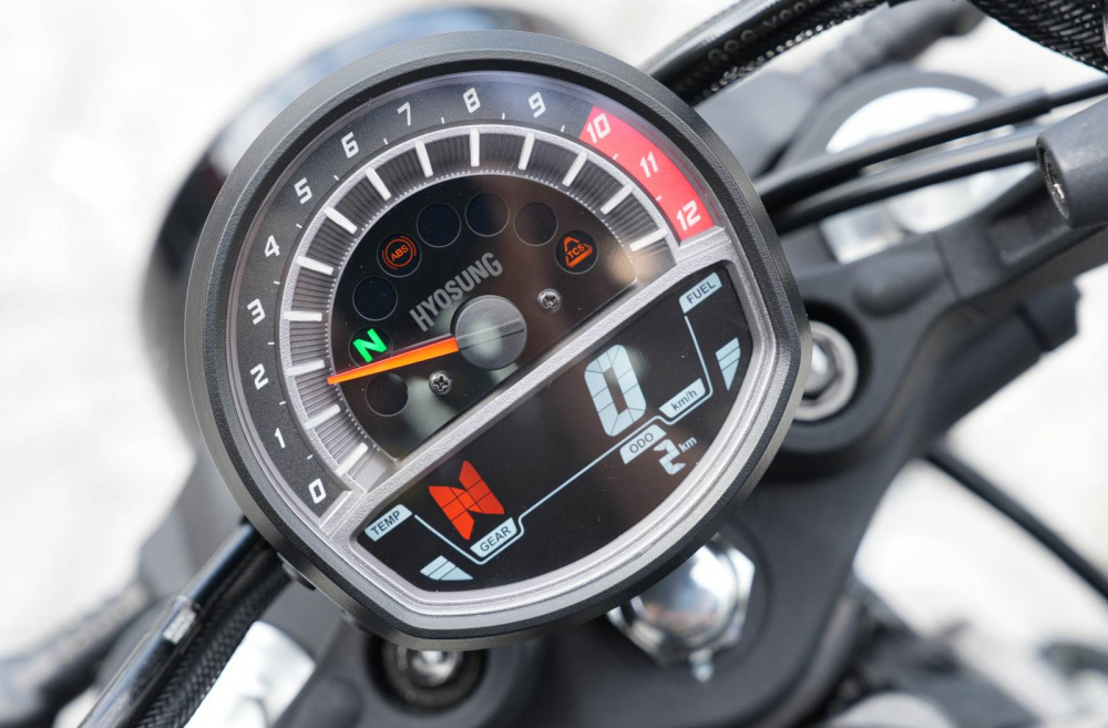Hyosung GV350X