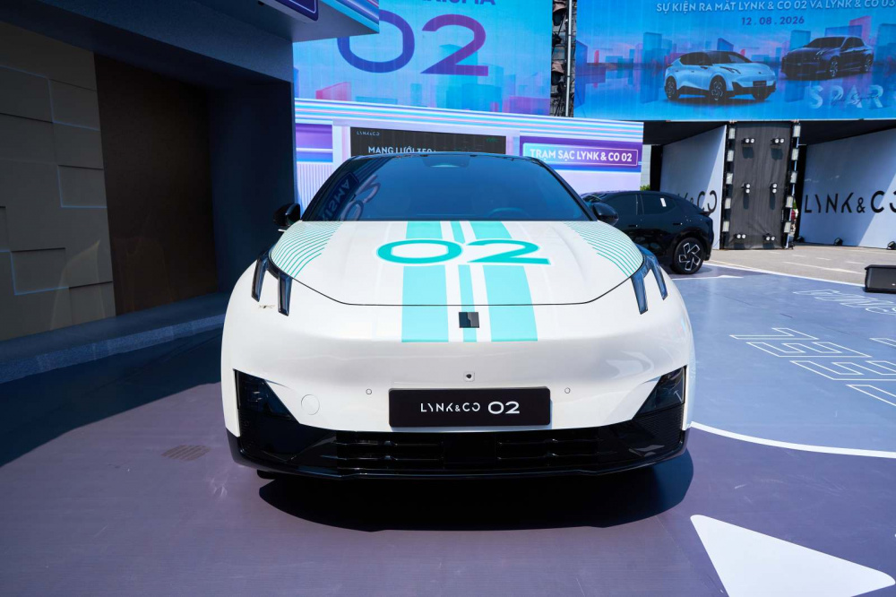 Đầu xe Lynk Co 02