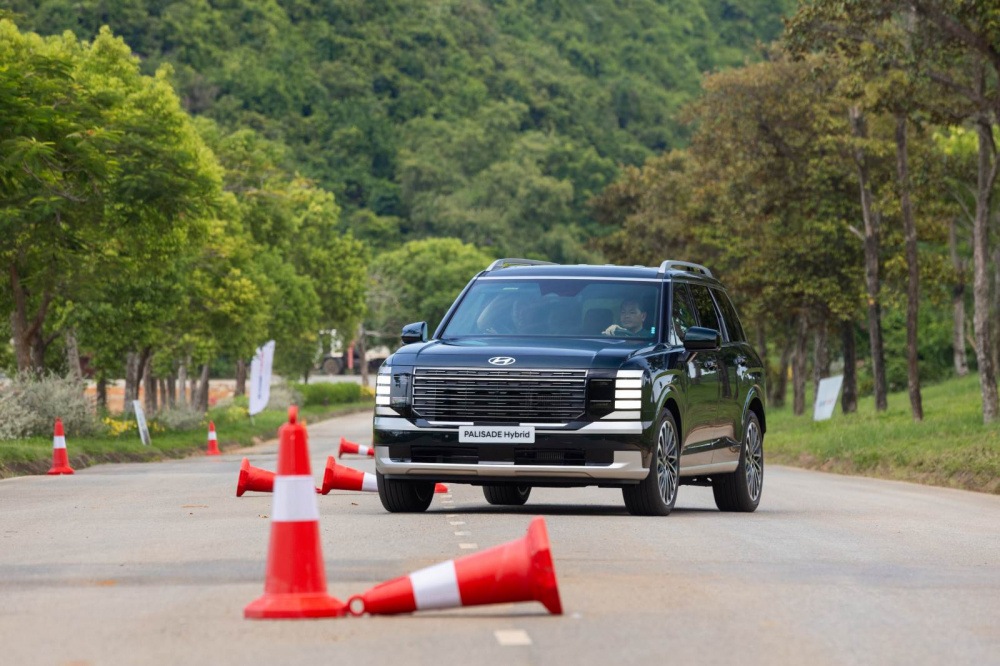 Plisade Hybrid tại bài thử slalom