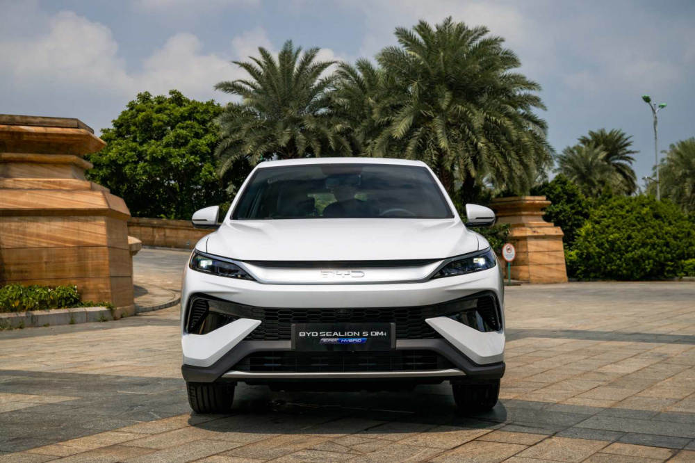 Bản Premium có khoảng 20 tính năng ADAS