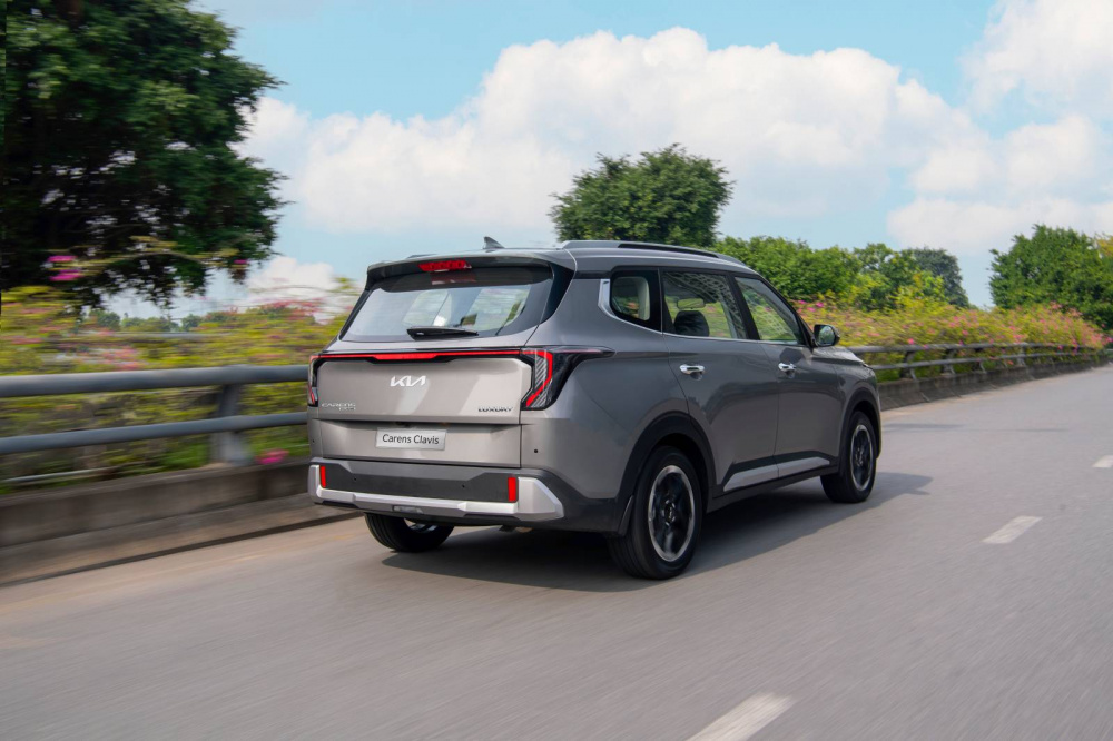 Kia Carens Clavis