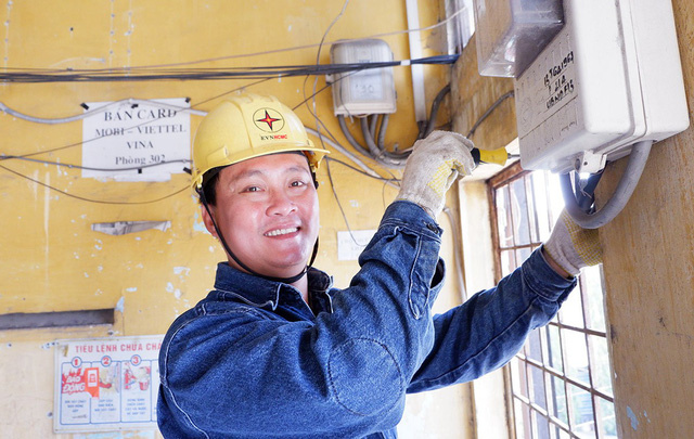 người chuyên trị mạng dây điện giăng tơ