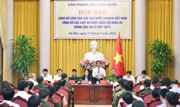 cong bo lenh cua chu tich nuoc