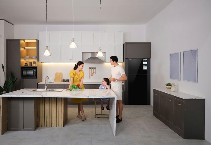 Tủ lạnh cánh kính Funiki sang trọng, tô điểm thêm cho gian bếp của gia đình