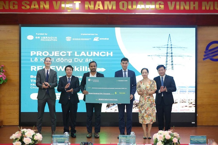 Lãnh đạo Trường Đại học Điện lực ký kết dự án với Quỹ GE Vernova Foundation.