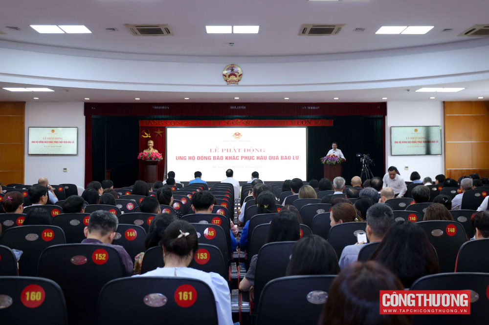 Hưởng ứng Lời kêu gọi của Đoàn Chủ tịch Ủy ban Trương ương Mặt trận Tổ quốc Việt Nam, chiều 10/10/2025, tại Hà Nội, Bộ Công Thương tổ chức Lễ phát động ủng hộ đồng bào khắc phục hậu quả bão lũ.